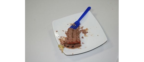 モリモリ食べてついにあと一かけ…