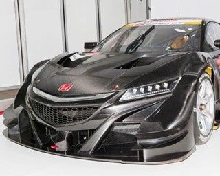 鈴鹿サーキット「モータースポーツファン感謝デー」でGT500クラス新型車両のデモ走行をチェック！