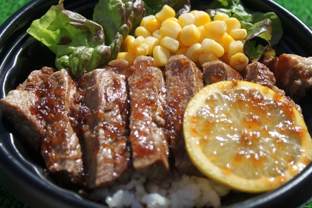 「レモンサーロインステーキ丼」(長崎県)