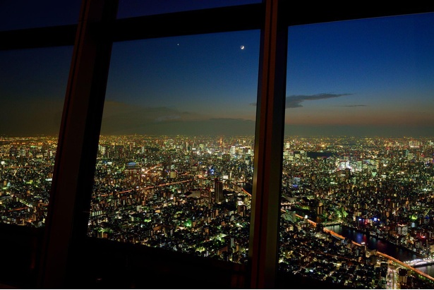 夜になると東京の街がダイヤモンドのように輝く