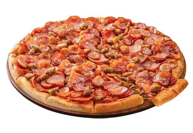 【写真】ドミノ・ピザのツイートで紹介された「ギガ・ミート(トッピング２倍盛)」の食欲をそそるビジュアル