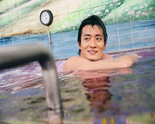 国際派アクション俳優･田邊和也がゴツゴツの筋肉を披露。世界よ、これが日本男児のハダカだ！