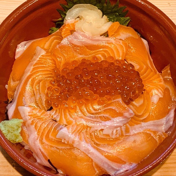 八海山サーモン&いくら丼(1000円)（魚とら）