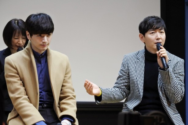 韓国を代表するミュージカル俳優であるイ・ゴンミョンは、時に後輩たちにアドバイスも