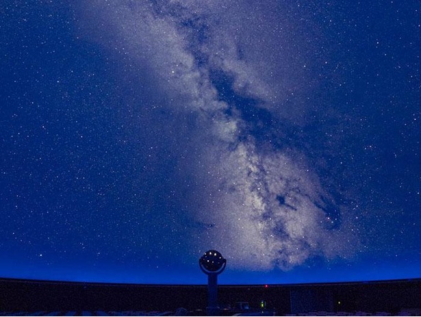 【写真】4Kプロジェクターで投影されるプラネタリウムでは、約1億個もの星を見ることができる