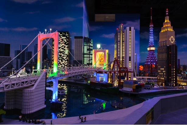【写真】レゴ(R)で作ったとは思えない東京の街並みが表現された「ミニランド」。ライトアップも幻想的！