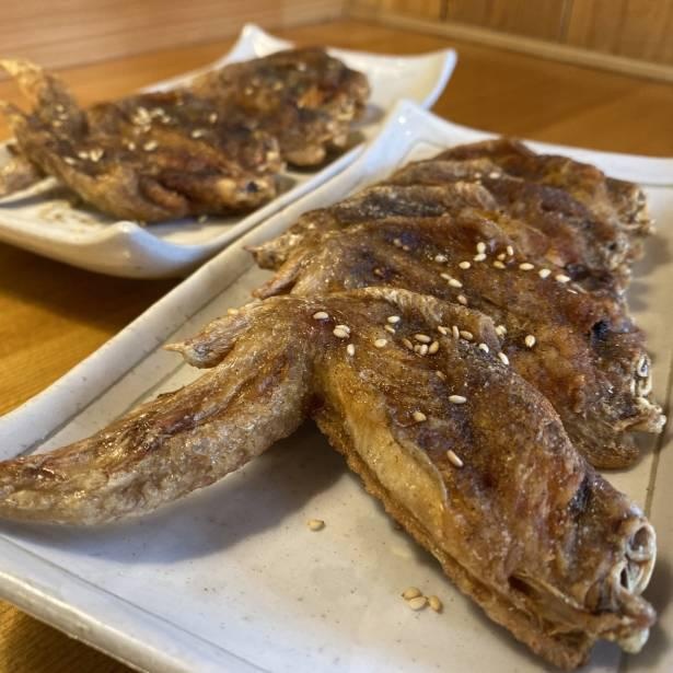 「手羽先唐揚」(5本 450円)が10本500円で味わえるクーポンも！ / や台ずし