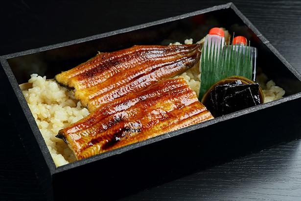 名店の味もテイクアウト可。炭火で焼いた関東風うなぎが味わえる、うなぎ弁当3780円(税込)/福吉兆