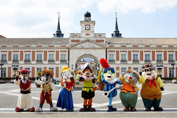 志摩スペイン村の顔となっているのが、かわいらしいキャラクターたち。メインキャラクターのドンキー(写真中央)は、みんなのリーダー
