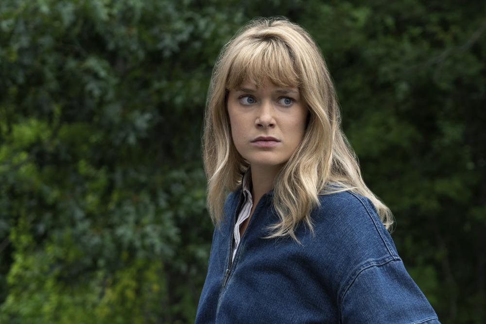 アリーの姉でしっかり者のカサンドラは、テレビドラマ「レギオン」への出演で知られるレイチェル・ケラーが演じる
