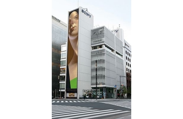 12/18(金)〜'10．1/14(木)は斉藤高志さんの作品