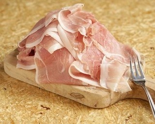 生ハムなど3種の肉が千円で！イタリアンバルの“肉祭り”