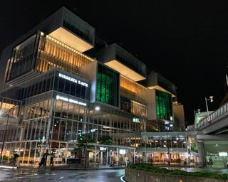 枚方T-SITEで新型コロナウィルス警戒信号を示すライトアップ開始