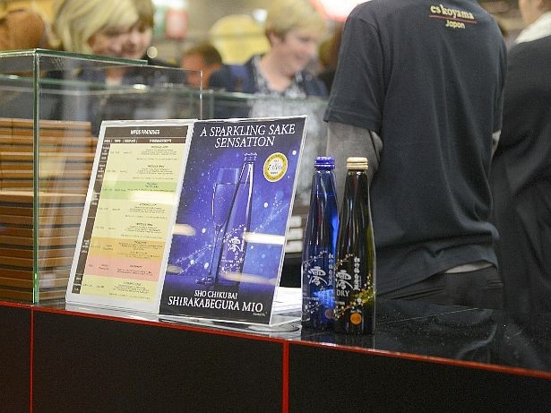 「澪」、「澪」＜DRY＞は冷やして飲むスパークリング清酒