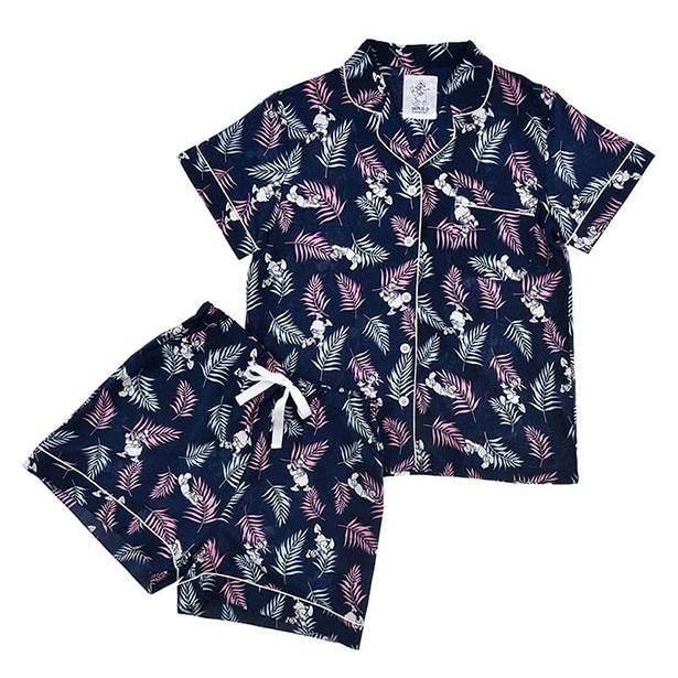 シックなカラーリングのパジャマ