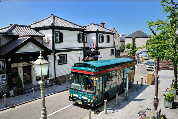 かわいいバスに乗って北野町へ行こう