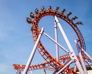 遊園地・テーマパークの新しい楽しみ方とは？ジェットコースターは絶叫禁止など、ガイドラインが発表