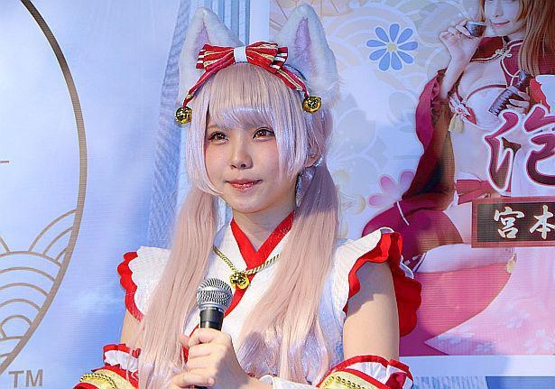 カリスマ的人気を持つコスプレーヤーのえなこ