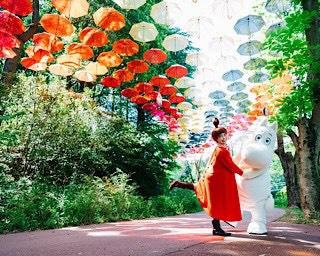 華やかなアンブレラスカイが園内を彩る！埼玉県飯能市のメッツァでイベント開催中