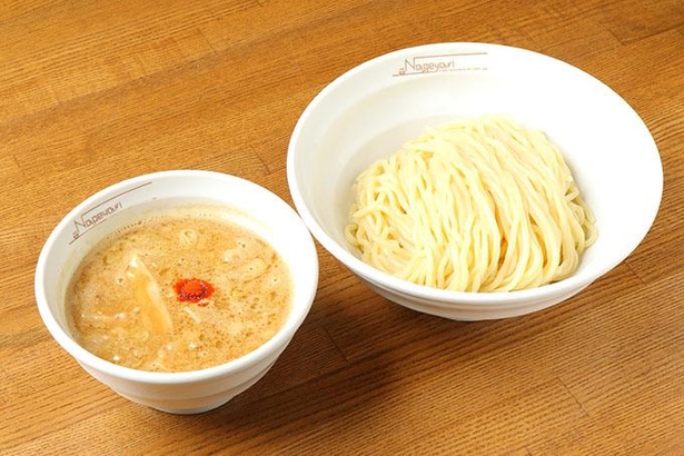 旨味たっぷりのつけ汁と太麺が好相性の「つけ麺」※写真は盛り付け方の一例