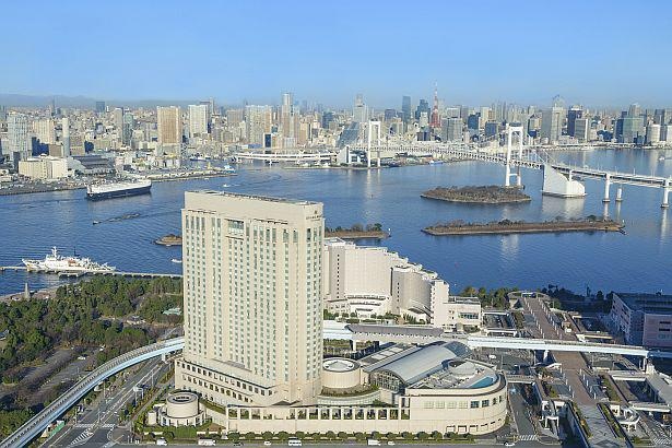 グランドニッコー東京 台場から見えるレインボーブリッジと東京湾のパノラマビュー