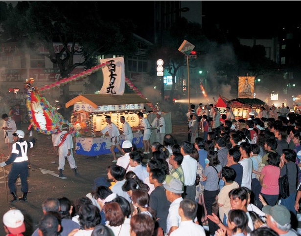 賑やかに故人を送る盆祭り 精霊流し が長崎県長崎市で開催 ウォーカープラス