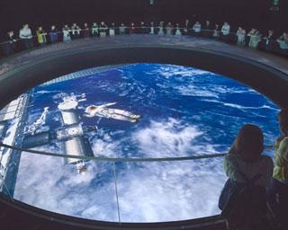 1人でもカップルでも！東京で宇宙を体感できる「TeNQ」の見どころを徹底解説