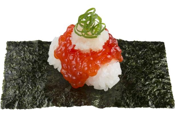 コク深い筋子の味わいが楽しめる、紅鮭のすじこ醤油漬け100円(税抜)