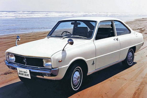 『コスモスポーツ』に続くロータリーエンジン搭載モデルの『ファミリアロータリークーペ』(1968年)