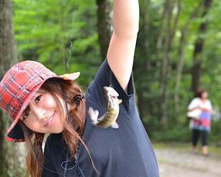 暑い夏にピッタリ！栃木県那須塩原市で「ニジマス・イワナつかみどり体験」が開催中