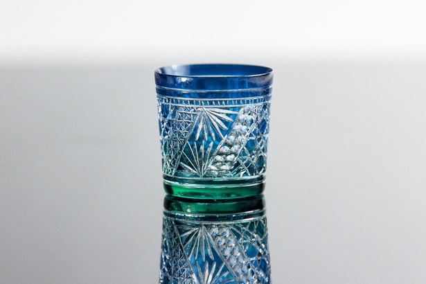 青と緑が入り混じったキレイな作品