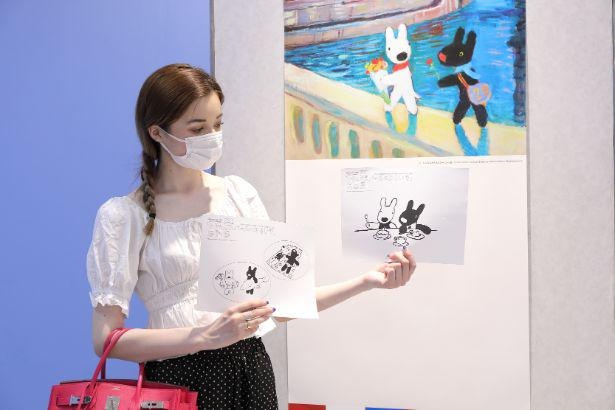 塗り絵は、自由に持ち帰ってOK。「水着で遊ぶリサとガスパールが夏らしくてお気に入り」