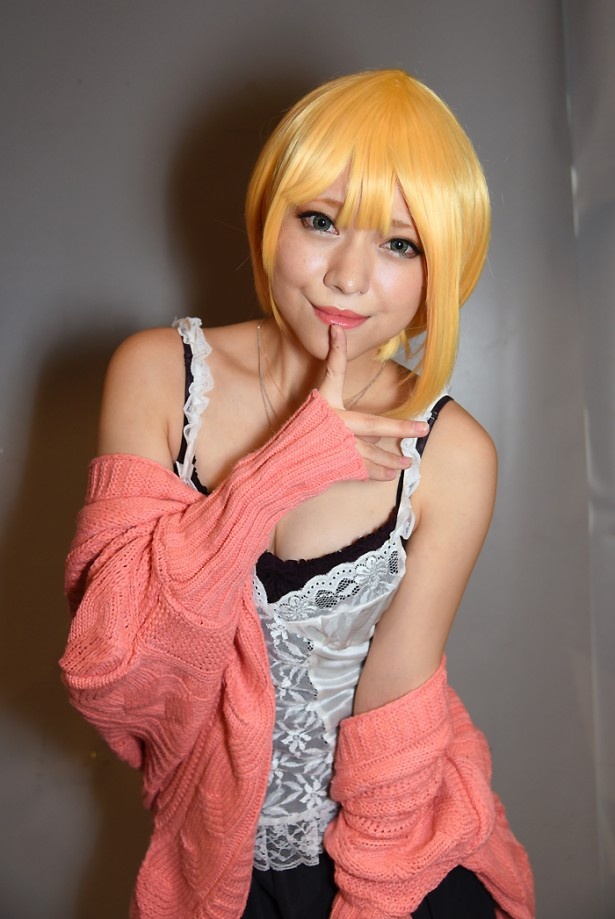 「アイドルマスター シンデレラガールズ」の宮本フレデリカに扮する時塔月さん