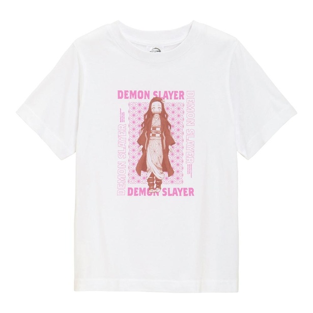 ホワイトにピンクを基調とした禰豆子Tシャツは、ガーリーな柔らかい印象に