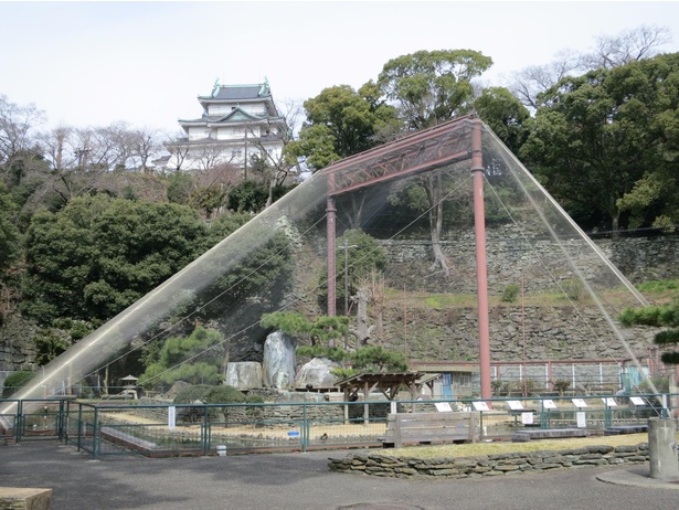 和歌山城の城郭敷地内に位置する和歌山城公園動物園