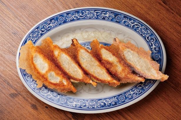 台湾餃子の超人気店が日本に初上陸！「台湾餃子 知多屋鍋貼(チタヤグゥオティエ)」(名古屋市中区)の「黄ニラ鍋貼」(400円)は厚めのモチモチな皮がポイント