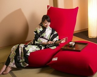 “人をダメにする”究極の温泉カフェが爆誕