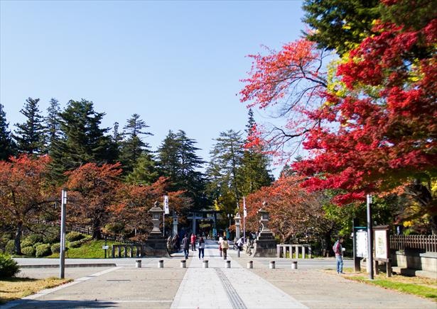 上杉神社の表参道