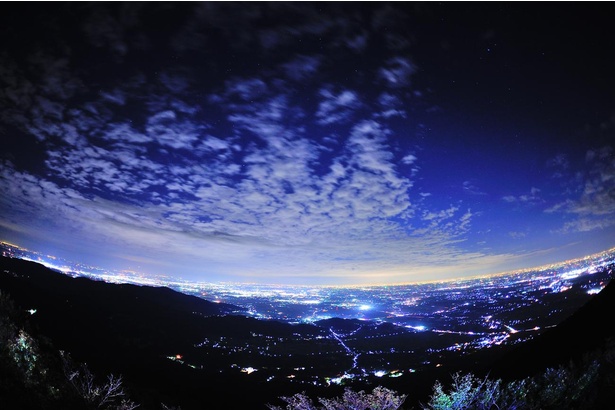 「日本夜景遺産」にも認定された夜景。幻想的な景色に心が奪われる