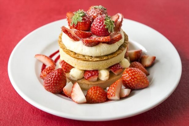 「モア ストロベリーハニーパンケーキ」