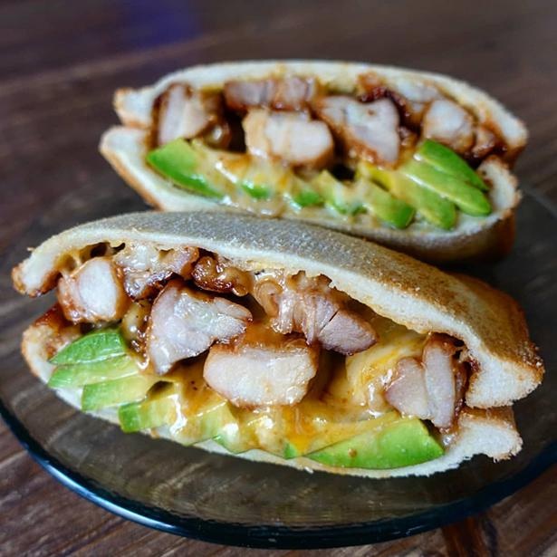 「照り焼きチキンホットサンド」