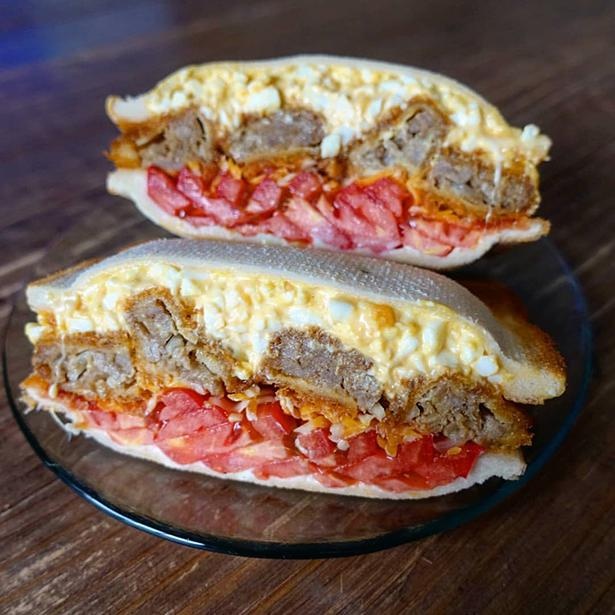 「メンチカツホットサンド」