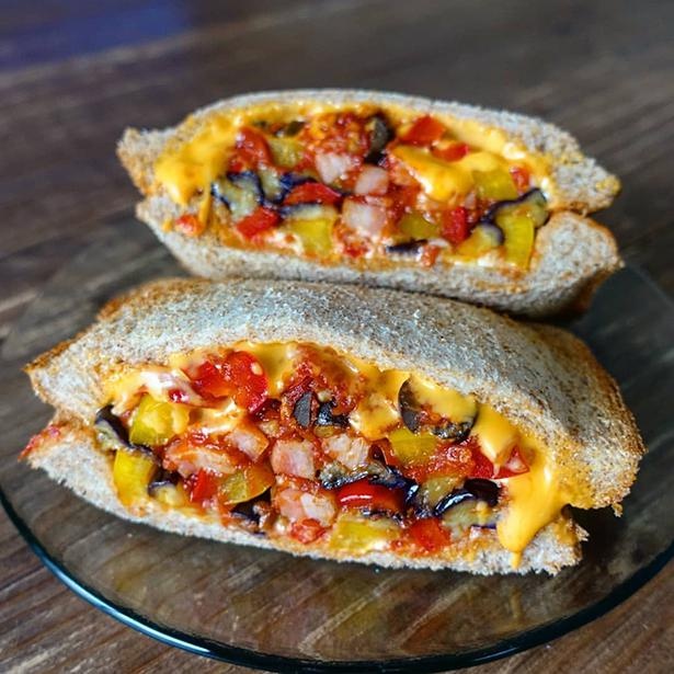 「ラタトゥイユホットサンド」