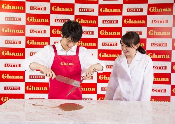【写真を見る】「本当に“テンパ”ってます」羽生選手のチョコづくりをチェック！