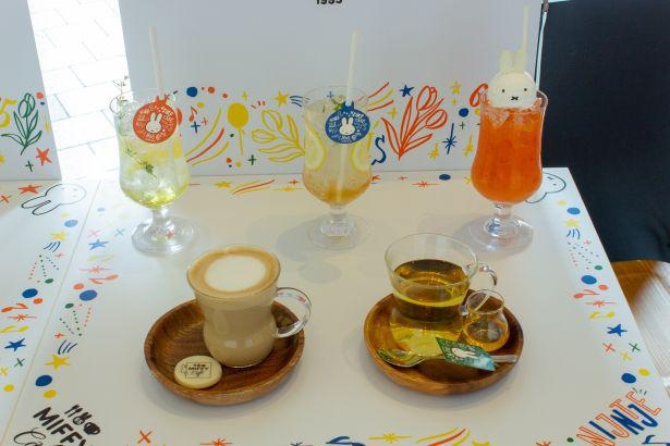 「アップルフラワーソーダ」(699円)や「レモンジンジャーソーダ」(699円)などのドリンク