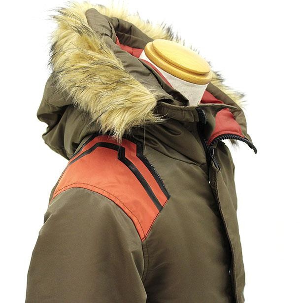 「ネルフ N-3Bジャケット」はアクセントになっている肩のデザインがかっこいい！