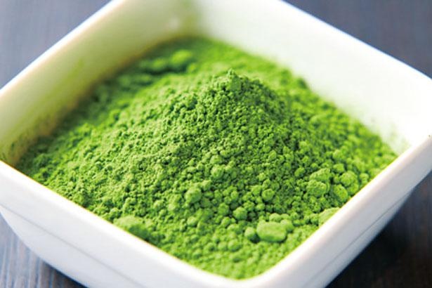 京都の伝統ある茶舗「福寿園」の香り高い宇治抹茶を使ったスイーツは、抹茶の風味を全面に感じられる/伊右衛門カフェ ルクア イーレ店