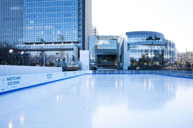 【写真】都内最大級の屋外アイススケートリンクで冬のミッドタウンを満喫