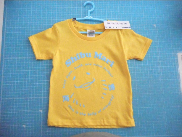 「渋川マリン水族館オリジナルTシャツ」(税込1800円)はサイズ100～XL