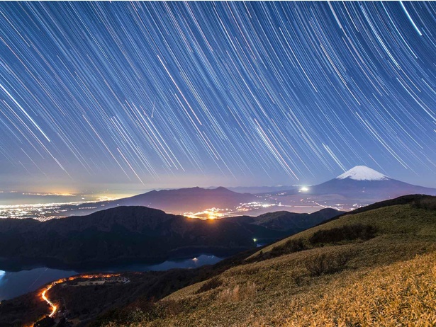 【写真】駒ヶ岳から観る夜空と夜景の素晴らしさは圧巻！